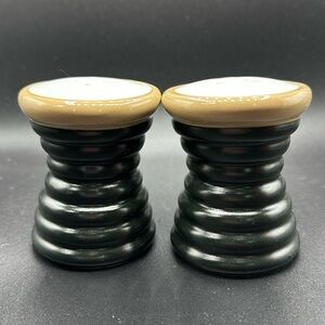 Vtg Pfaltzgraff Salt and Pepper Shakers